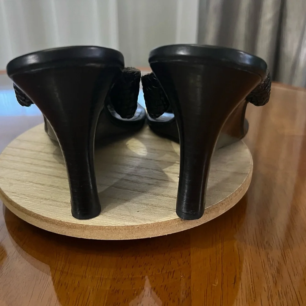 Lauren Ralph Lauren McKenna Wedge
Thong Sandals Black Leather Good Condition - Picture 3 of 11